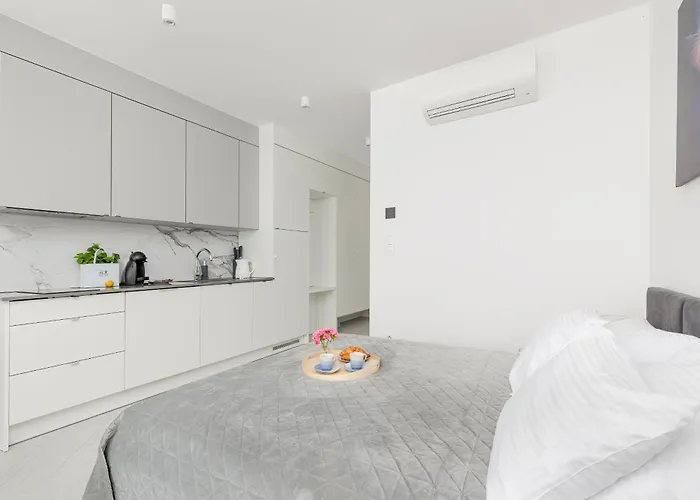 Sea&lake Elegant With Parking & Terrace By Renters Мельно