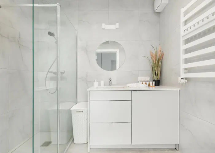 Апартаменты Sea&lake Elegant With Parking & Terrace By Renters